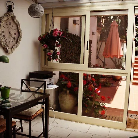 Il Cortiletto Di Piazza Verga 4* Κατάνια