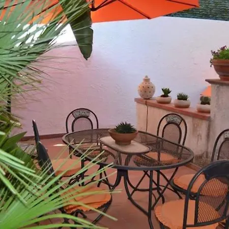 Il Cortiletto Di Piazza Verga Bed and Breakfast 4*