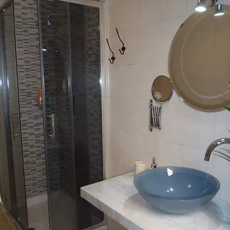 Il Cortiletto Di Piazza Verga 4*