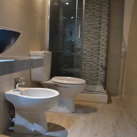 Il Cortiletto Di Piazza Verga Bed and Breakfast 4*