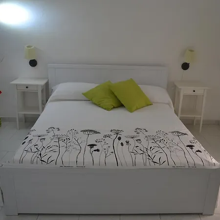Bed and Breakfast Il Cortiletto Di Piazza Verga 4*