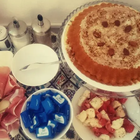 Bed and Breakfast Il Cortiletto Di Piazza Verga 4*