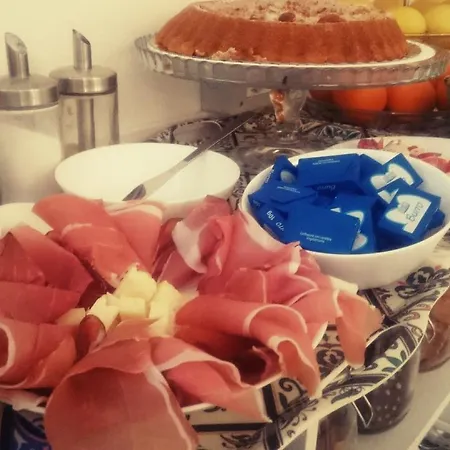 Il Cortiletto Di Piazza Verga Bed and Breakfast