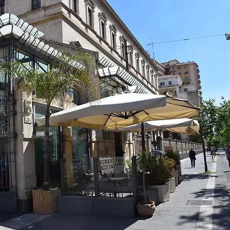 Il Cortiletto Di Piazza Verga Bed and Breakfast Κατάνια